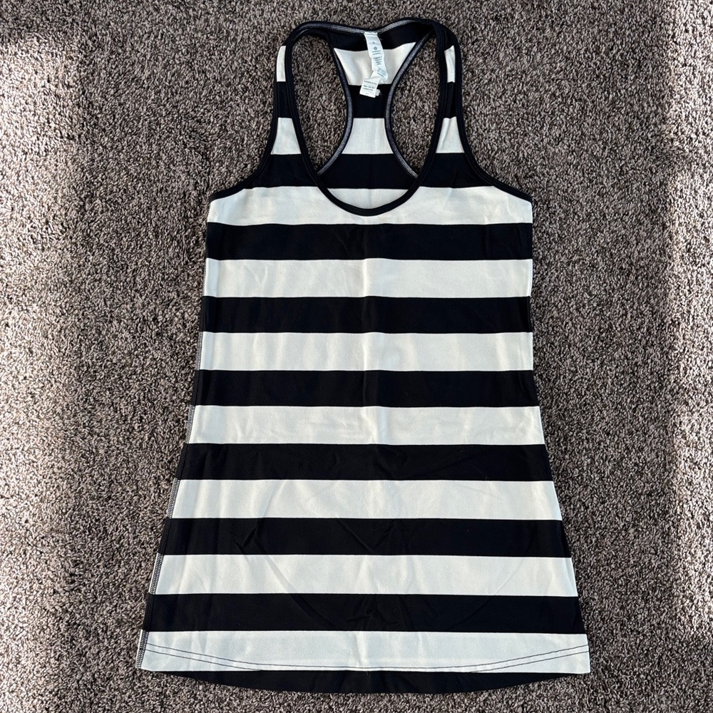 NWOT Vintage Lululemon Black & White Striped Racerback Tank Top. Size 6.